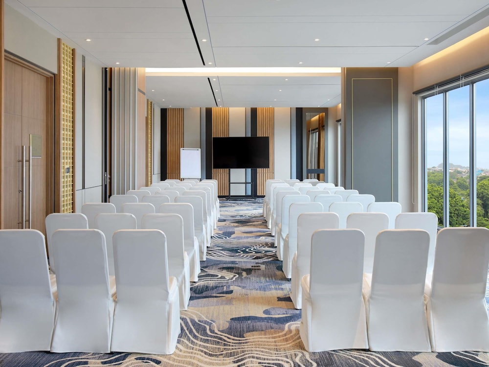 Grand Mercure Batam Centre 50/57
