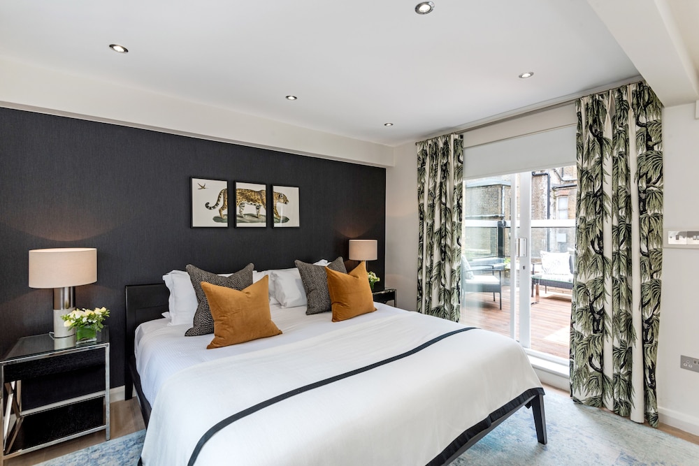2 KING BEDS