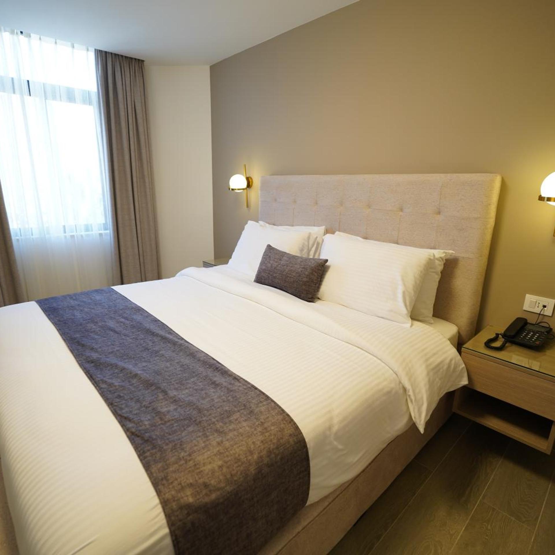 Red Carpet Suites 27/65