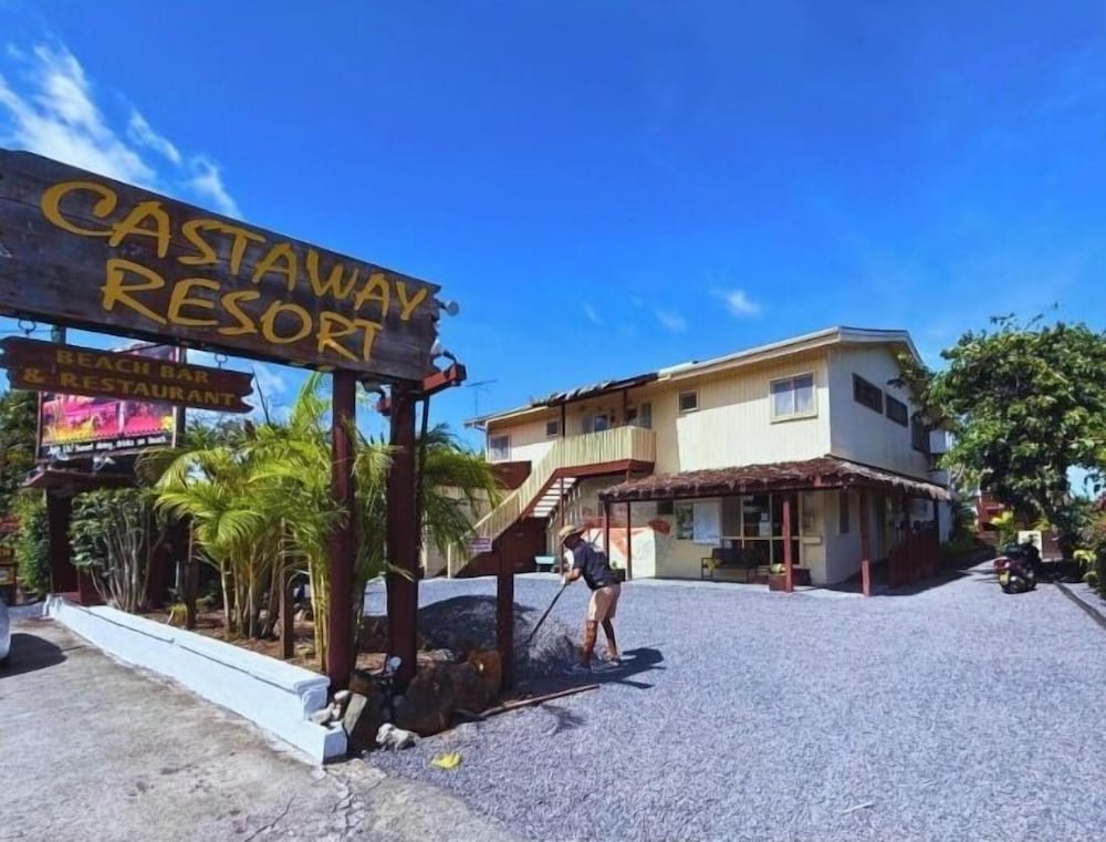 Castaway Resort 10/80