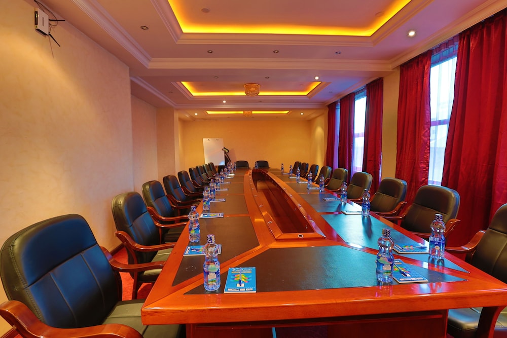 Friendship International Hotel 49/55
