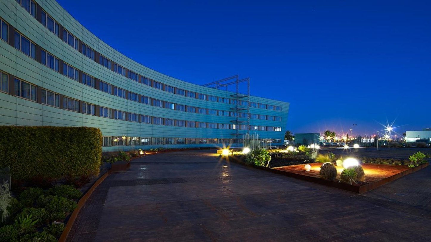 Barcelona Airport Hotel 83/86