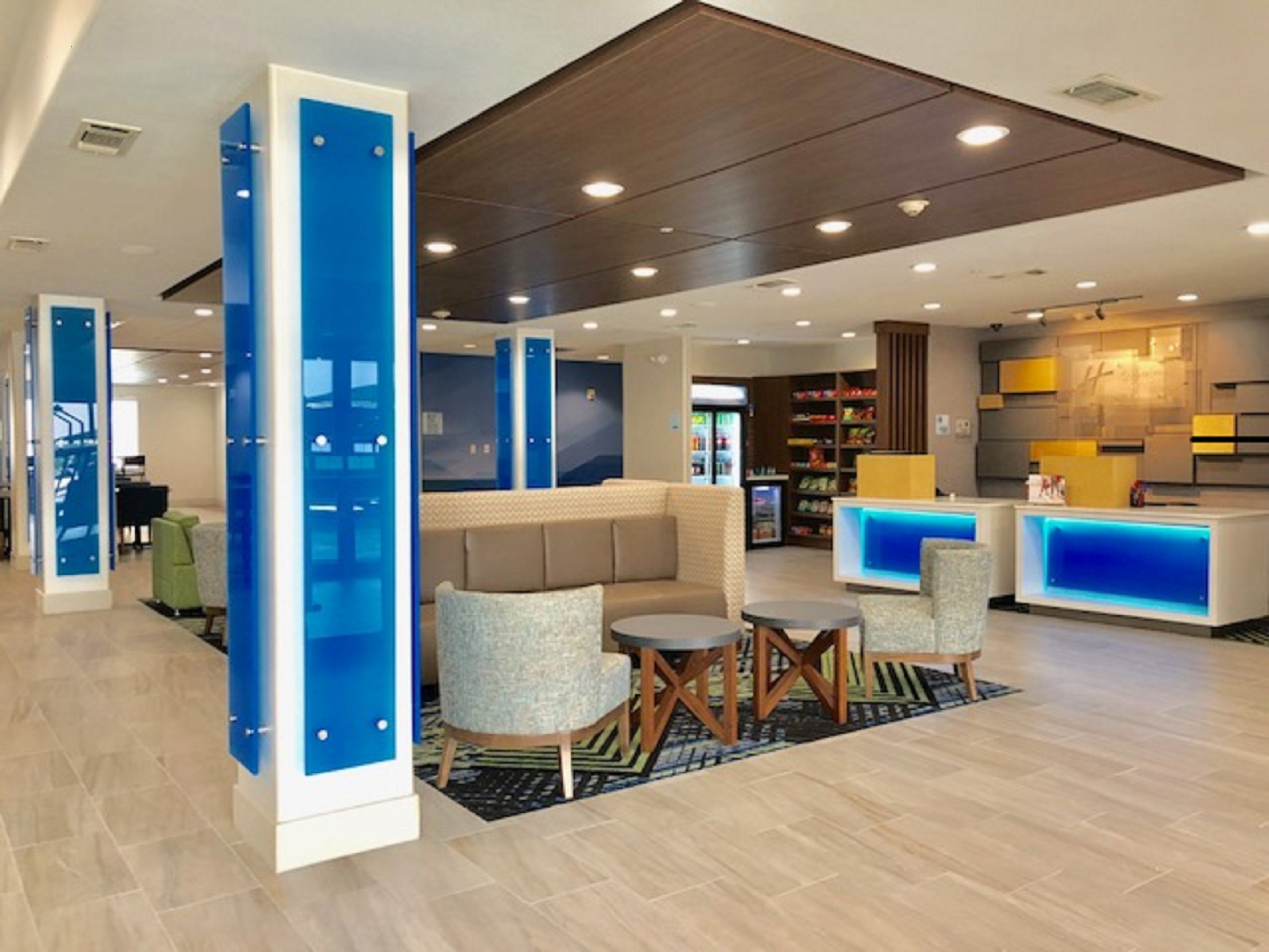 Holiday Inn Express Suites Longview South I 20 22/25