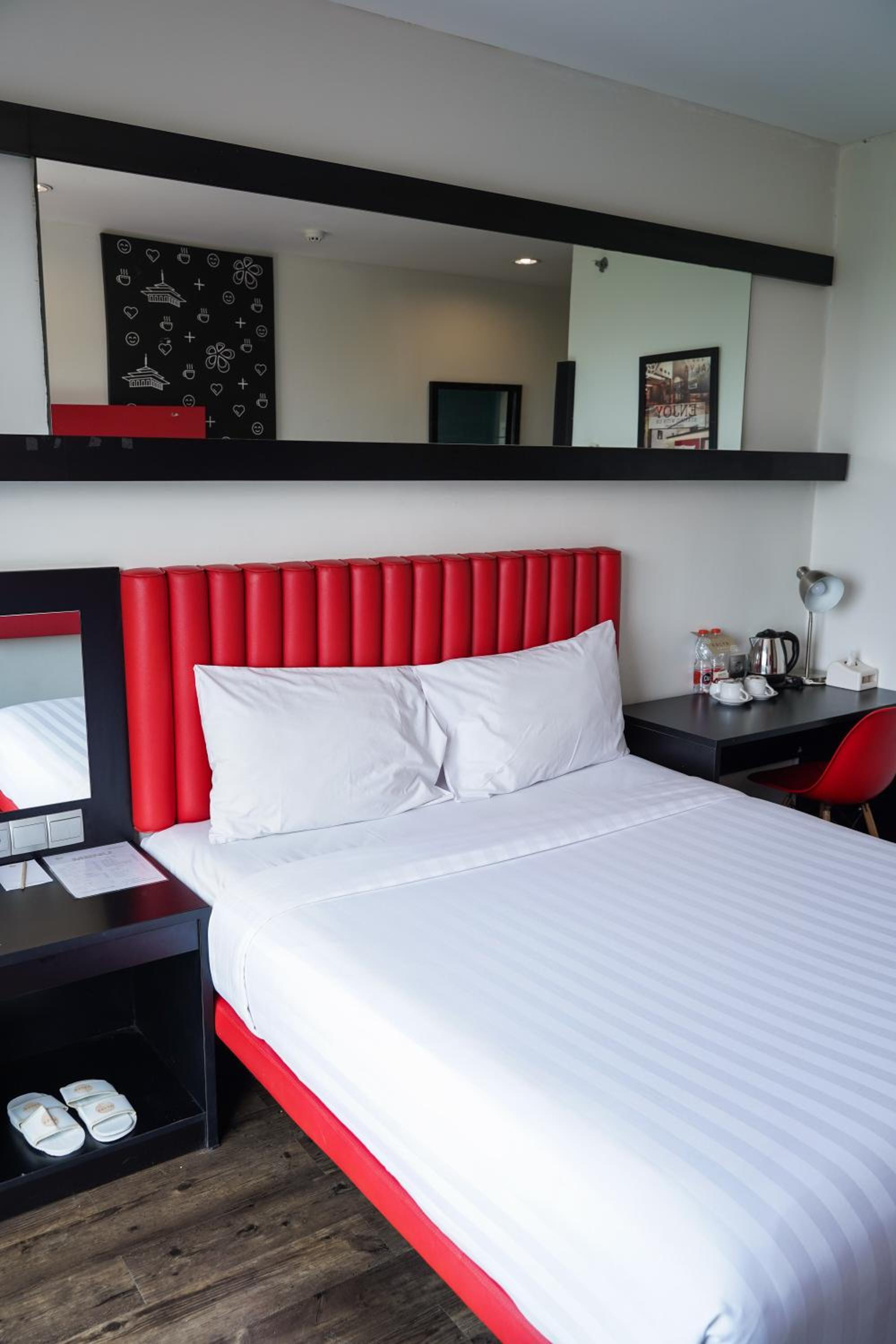 غرفة قياسية بسرير مزدوج، Kalya Hotel Bandung 4/9