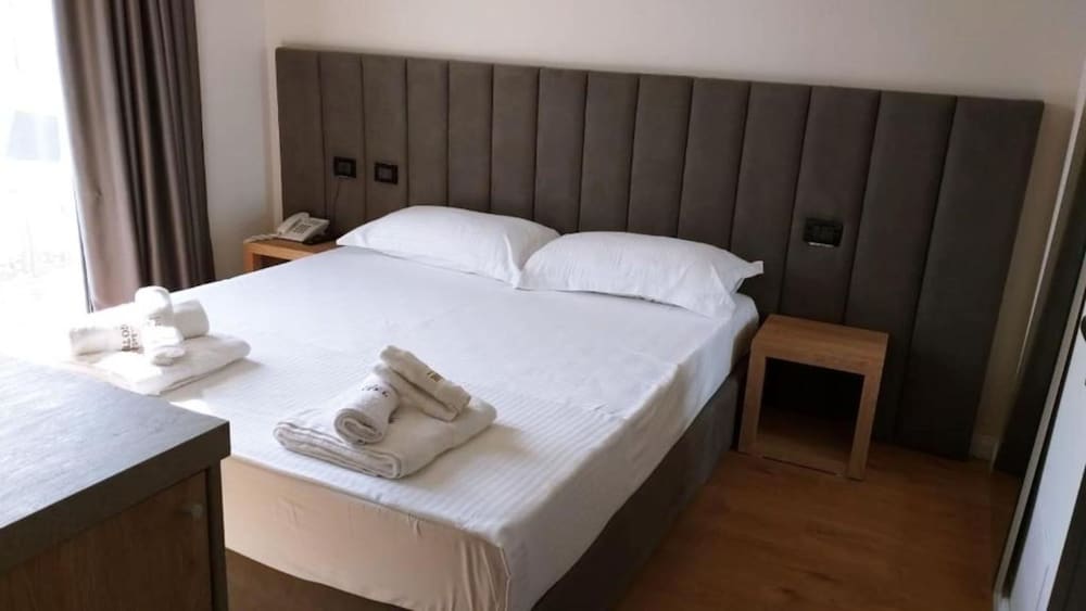 A&G Hotel 13/43