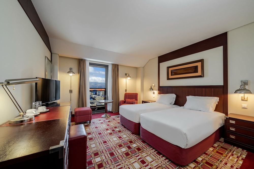 Room, Double Bed, Colorado View