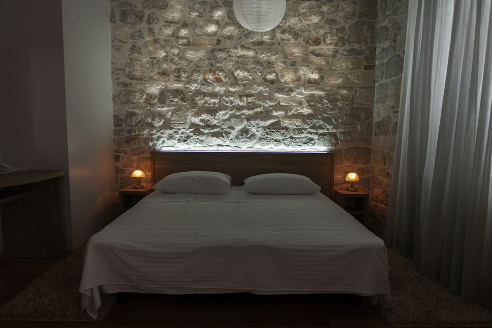 Tifani Luxury Rooms 38/50
