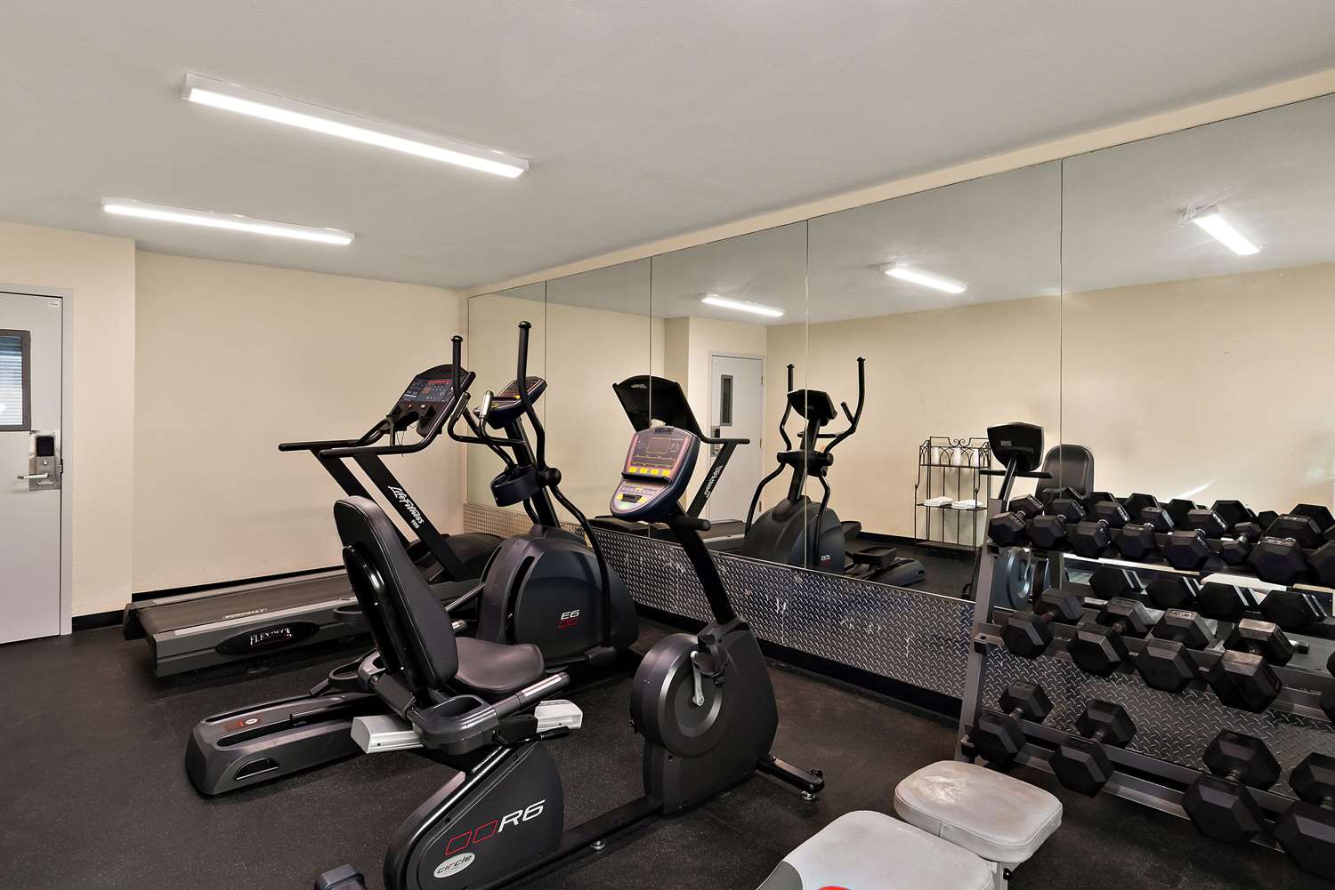 Quality Inn Memphis Northeast Near I-40 18/22