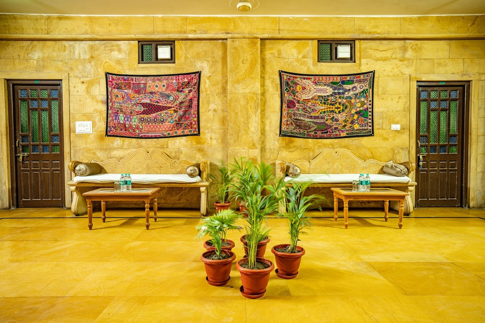 Hotel Marina Mahal 34/50