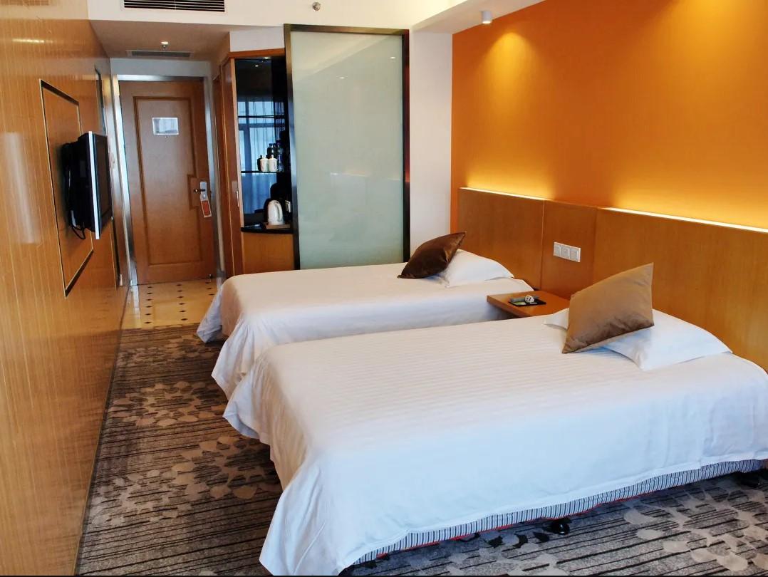 Superior, Twin Beds, North Wing