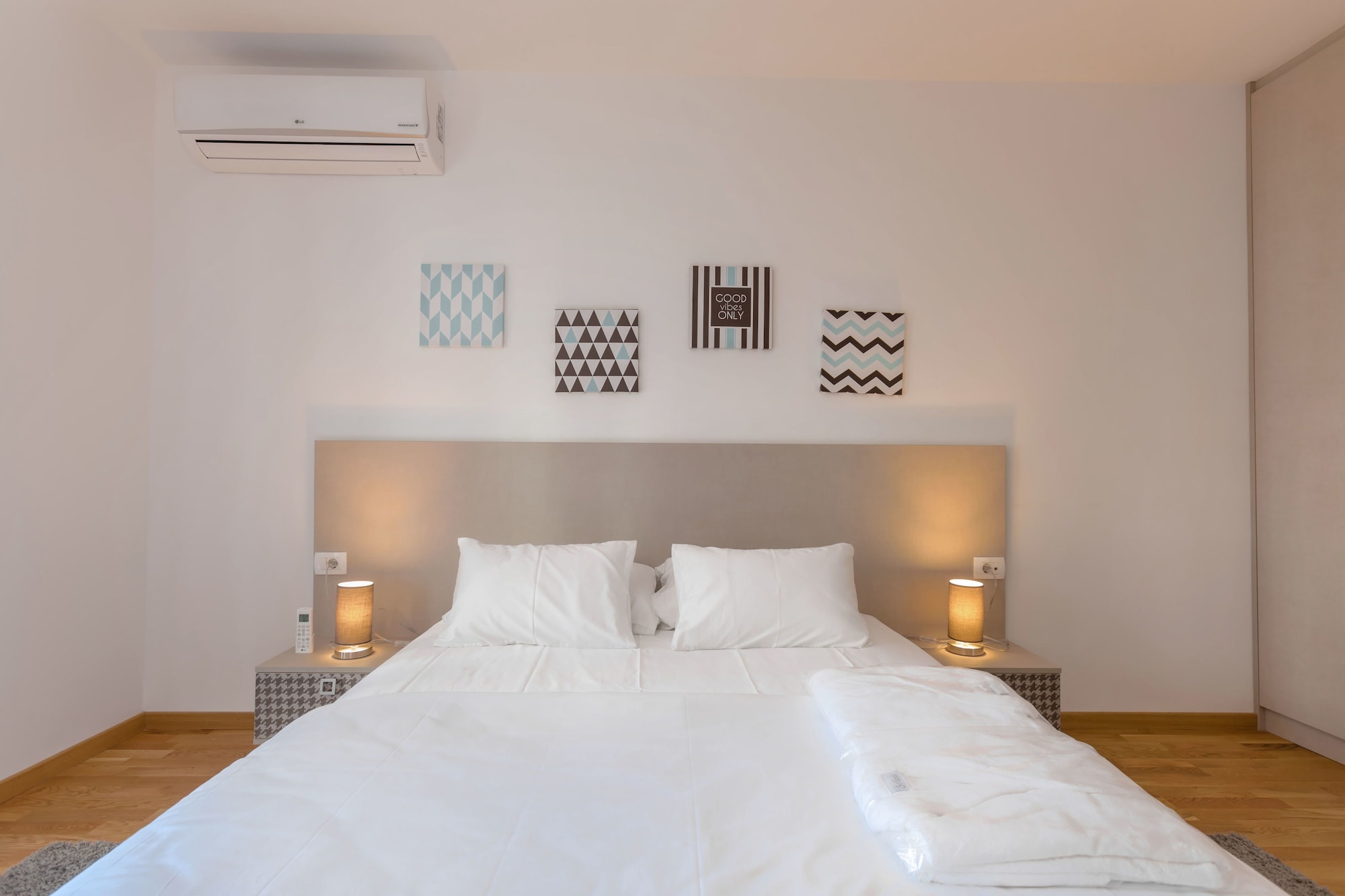 1 BEDROOM, SUPERIOR, APARTMENT, QUEEN BED, BALCONY