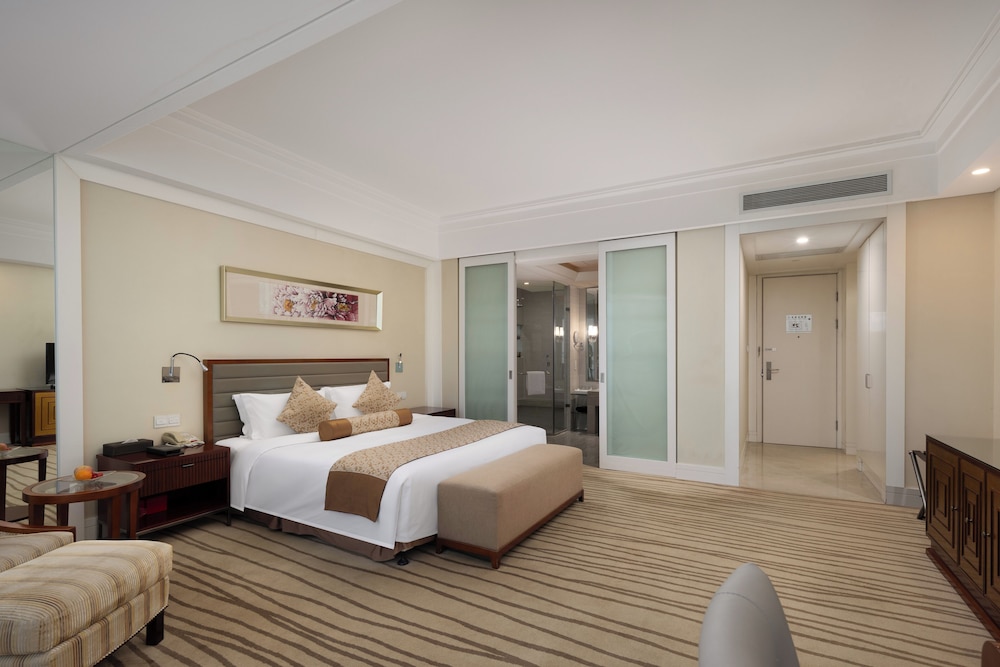 New Century Hotel Qingdao 26/73