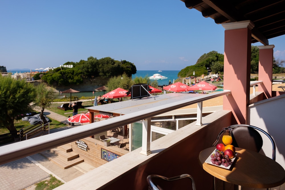 Canal D Amour Apartments 32/47