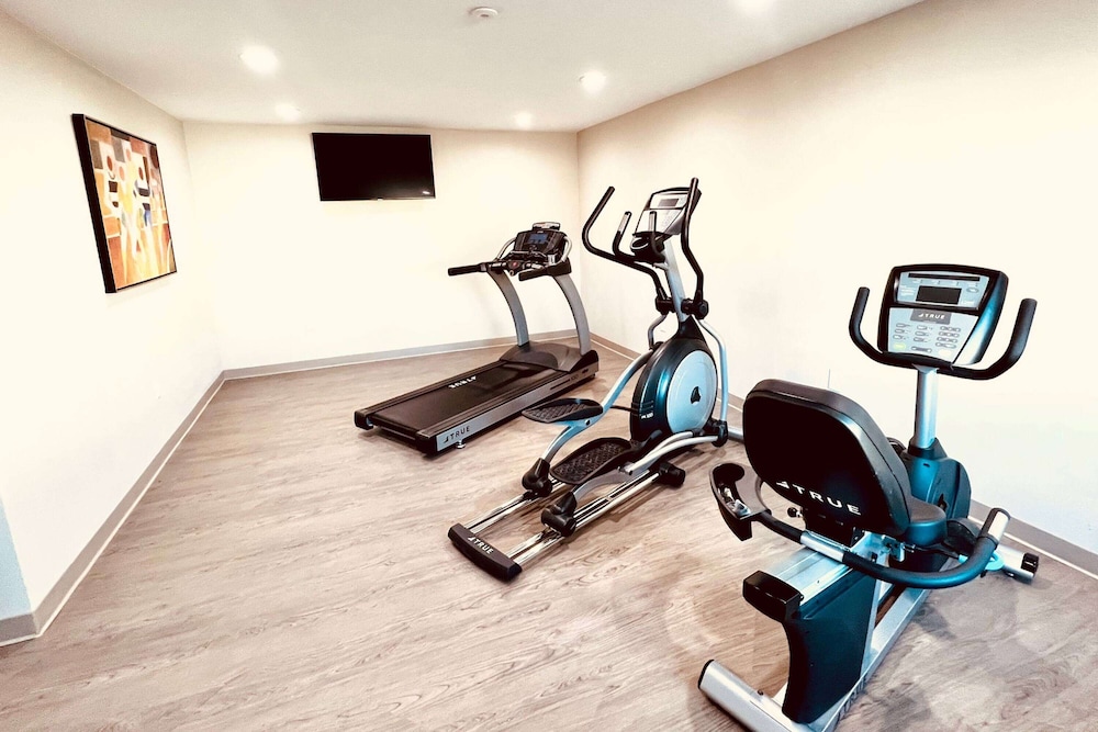 Ramada by Wyndham Modesto Yosemite Area 24/43
