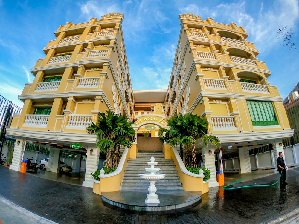 Siri Heritage Bangkok Hotel 4/71