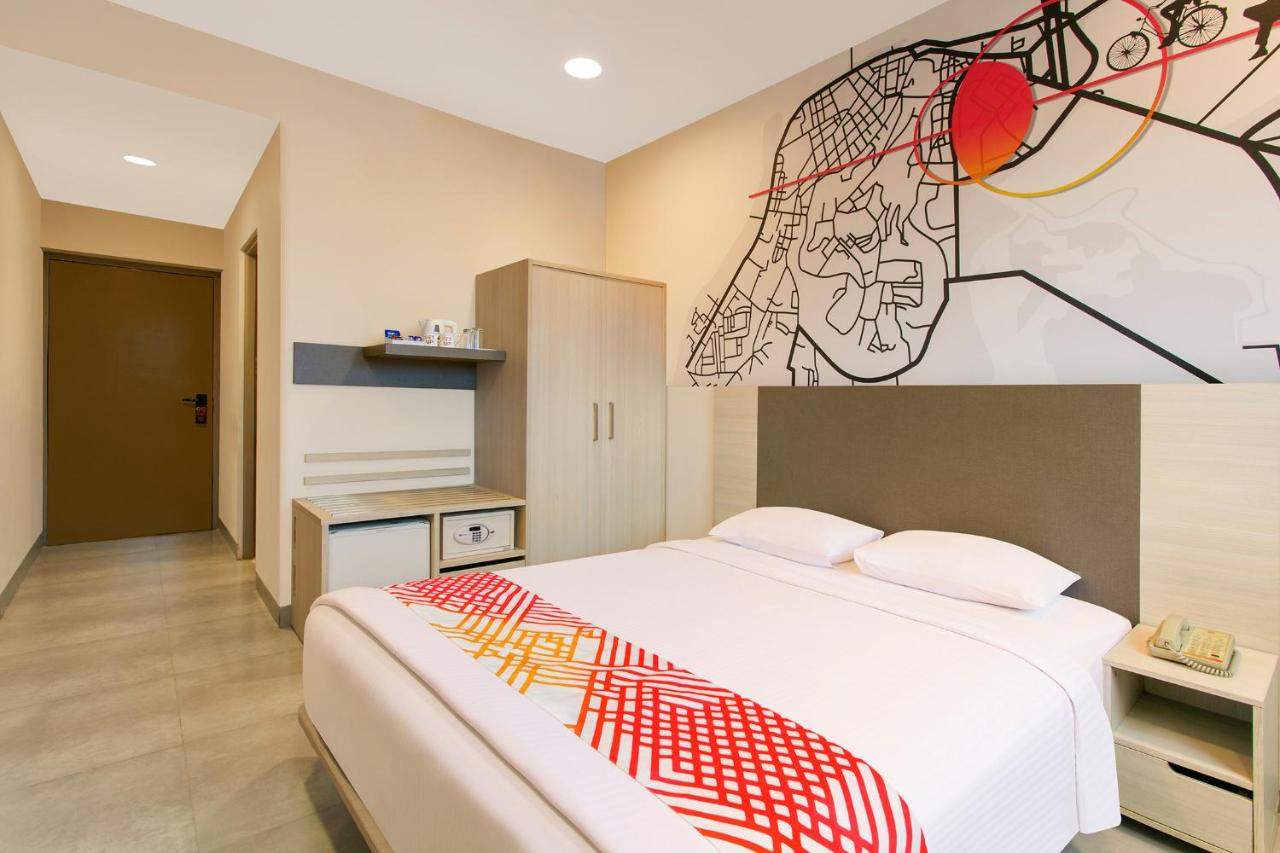 ROOM, SINGLE, TWIN BEDS