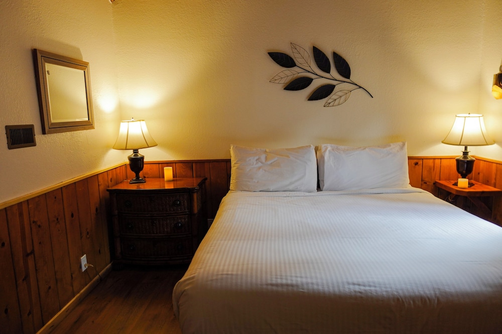 Sleepy Hollow Cabins and Hotel 14/50