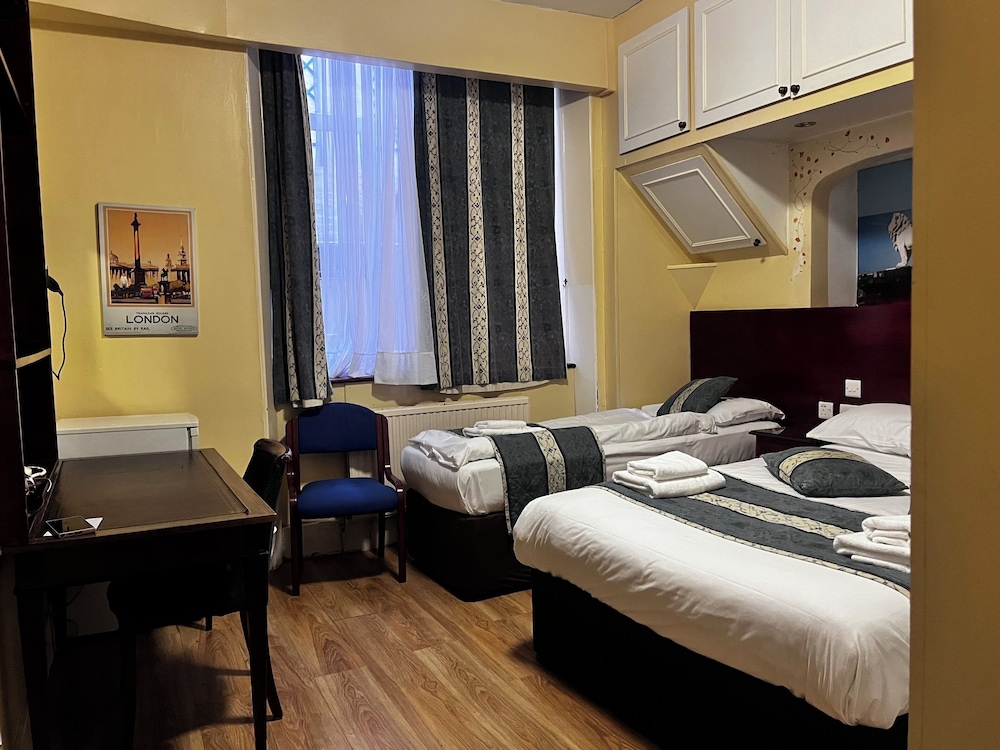 ROOM, TRIPLE