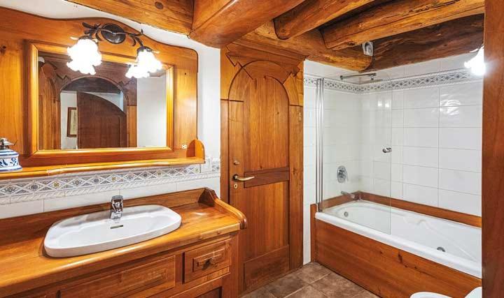 Rotui Luxury Village 48/50
