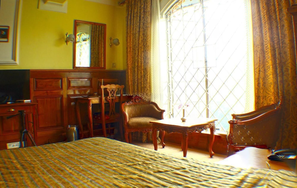 The New Castle Hotel 23/26