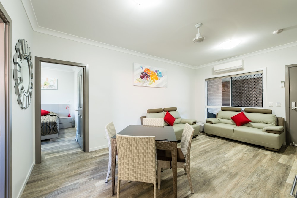 Athena Motel Apartments 28/46