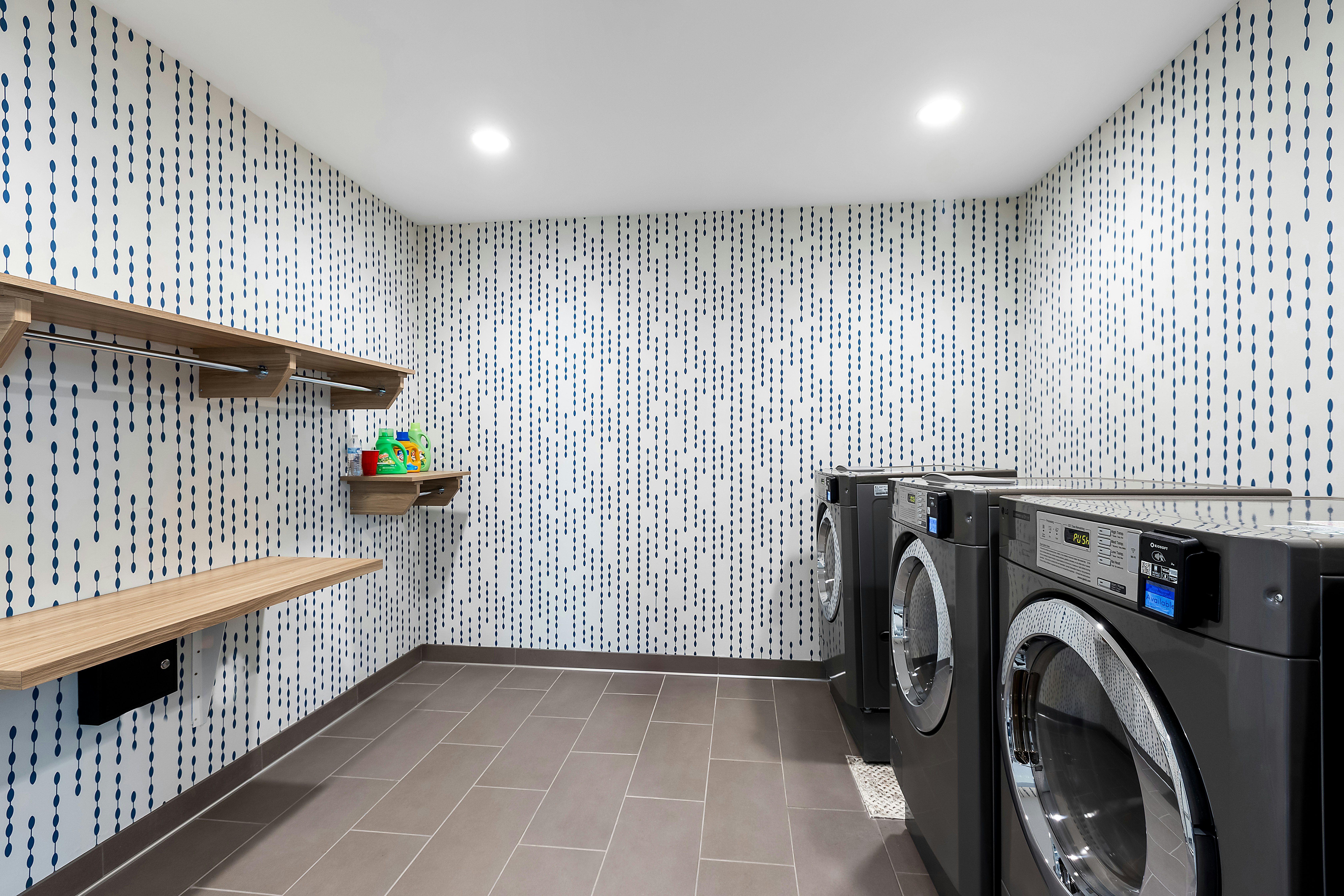 Home2 Suites by Hilton Hendersonville 12/18