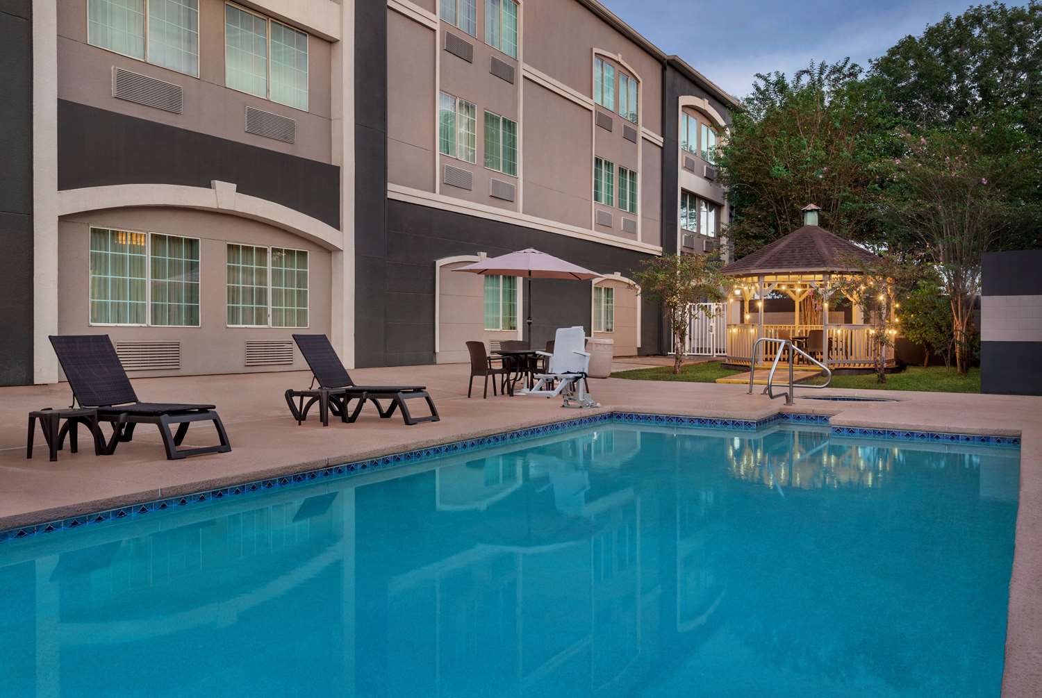 La Quinta Inn & Suites by Wyndham Brownsville North 4/27