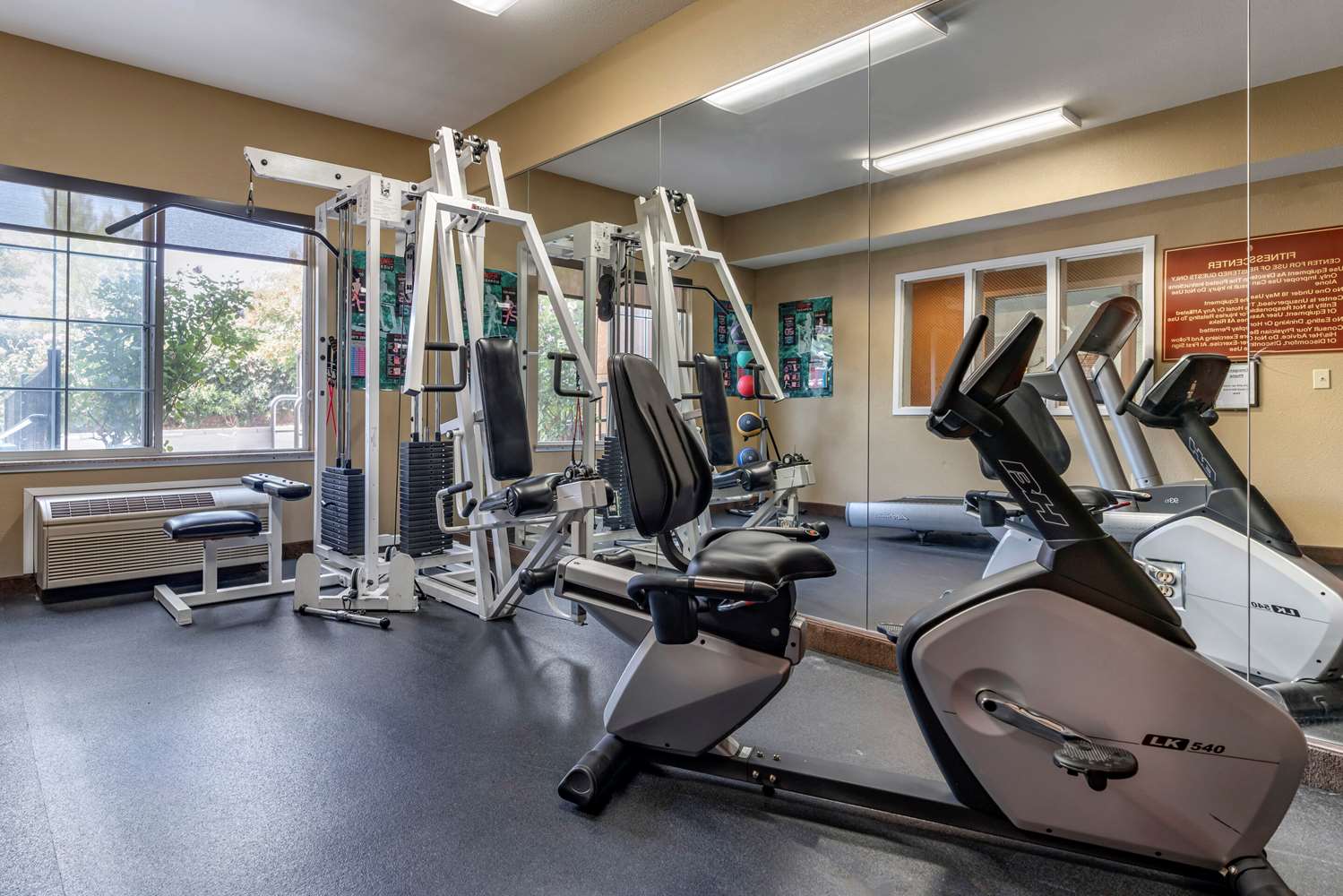Comfort Inn & Suites Sacramento University Area 6/15