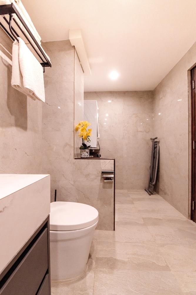 Mila Hotel 84/86
