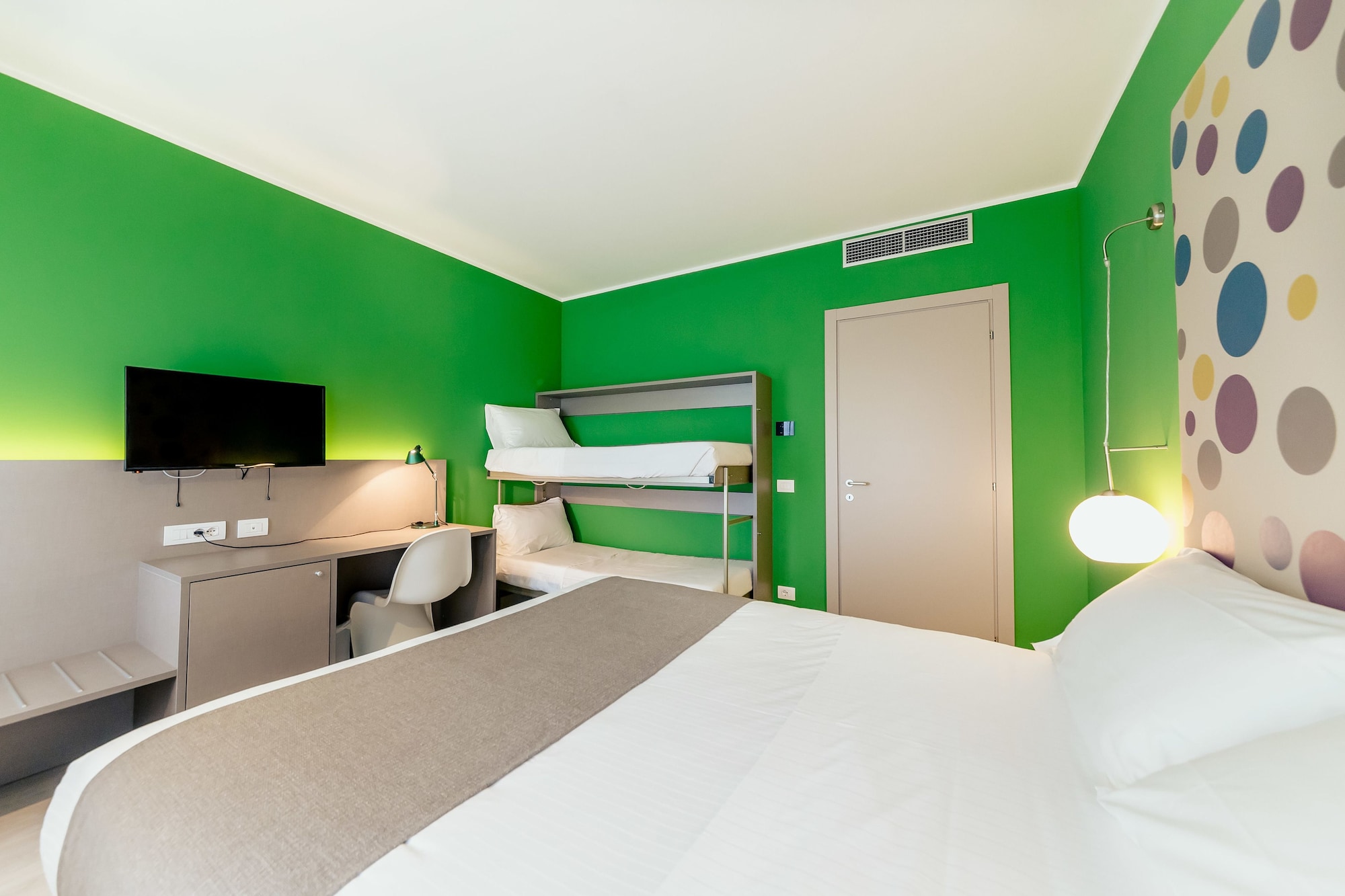 Room, Triple, 1 Double and 1 Single Bed