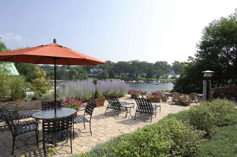 Lake Pointe Inn 42/50