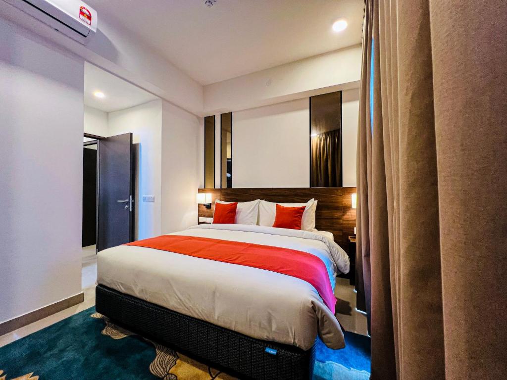 3 BEDROOM