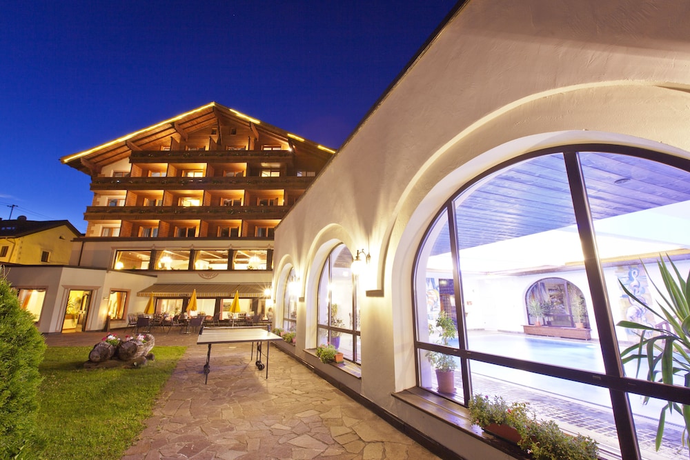 BEAUTY & SPORTHOTEL TIROLERHOF 4/50