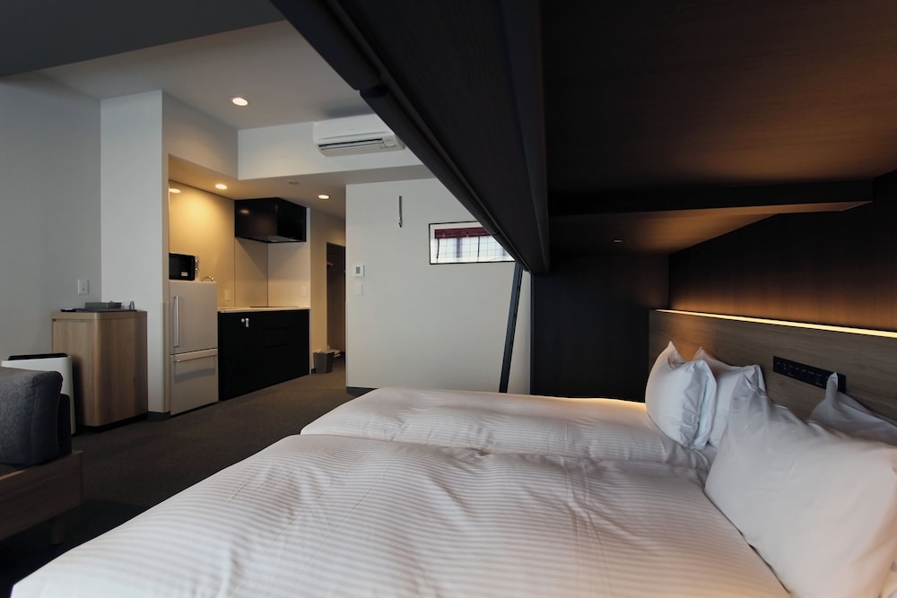 LOFT, STANDARD