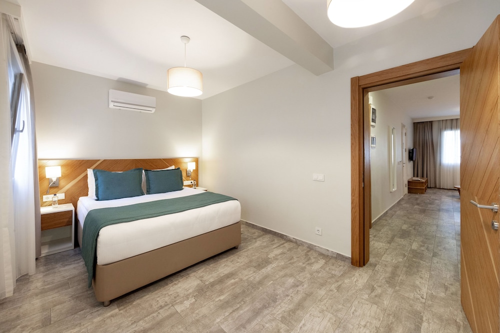Dorman Suites Hotel 23/73