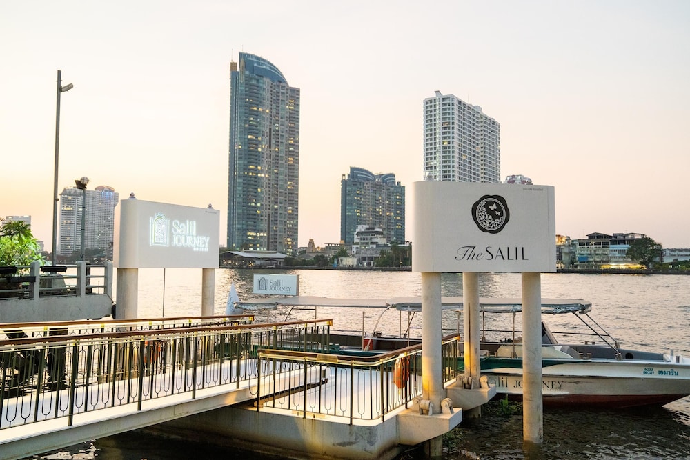 The Salil Hotel Riverside Bangkok 48/50