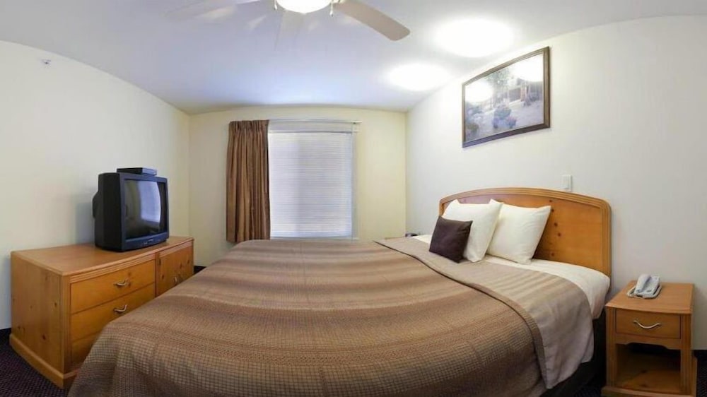 Candlewood Suites St. Joseph Benton Harbor 4/38