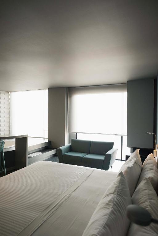 Executive, Suite
