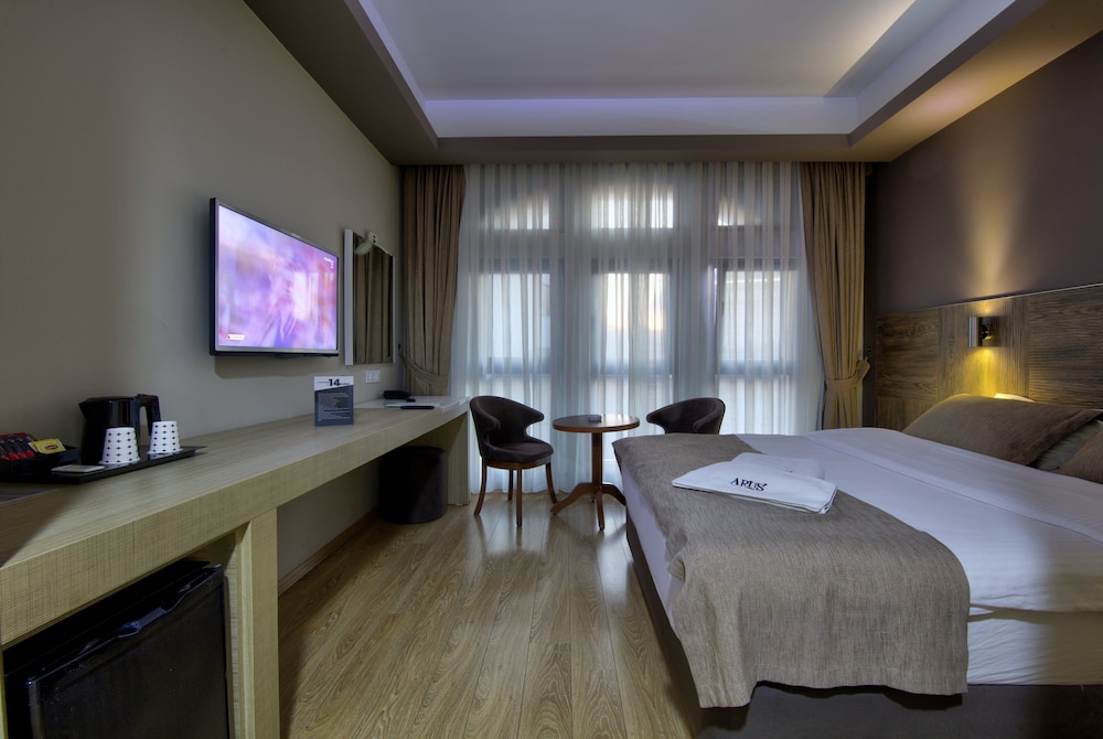 Arus Hotel 12/62