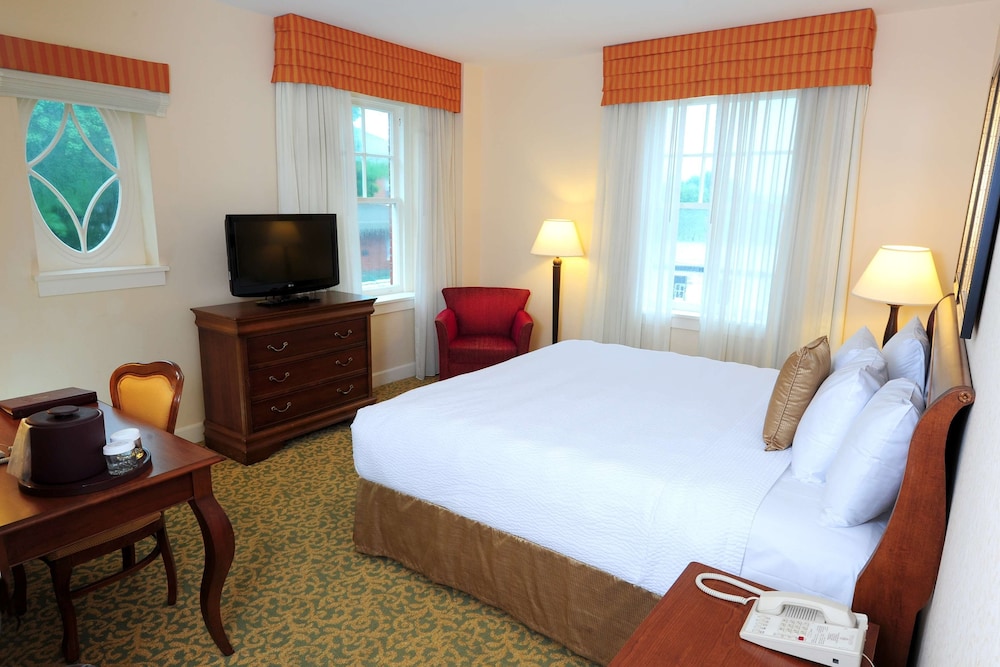 Hotel 24 South 11/59