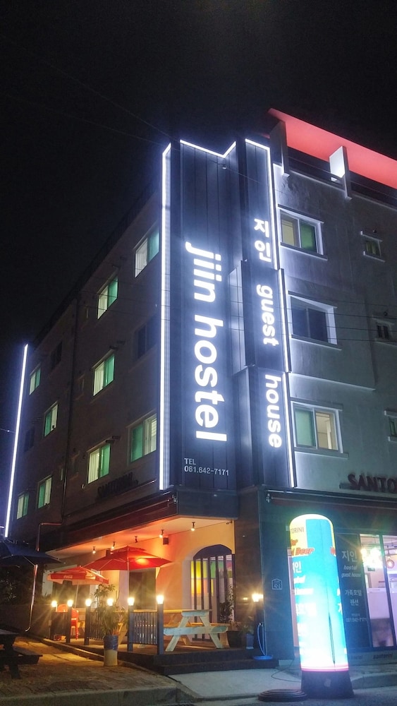 Jiin Hostel & Guesthouse 2/23