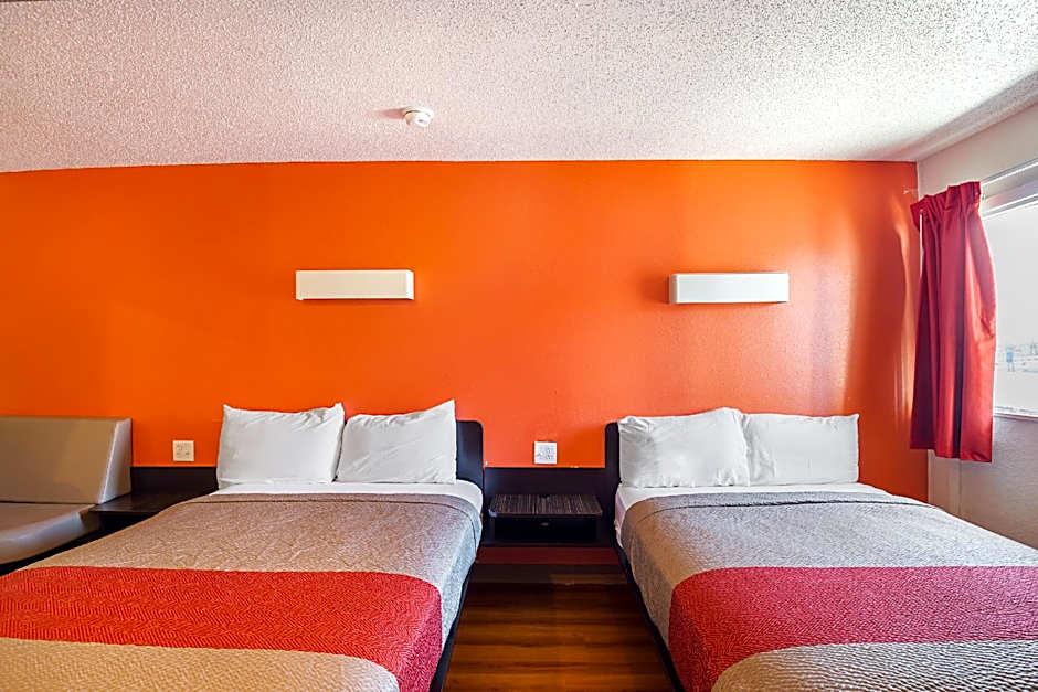 Motel6 Blue Springs, MO 11/24