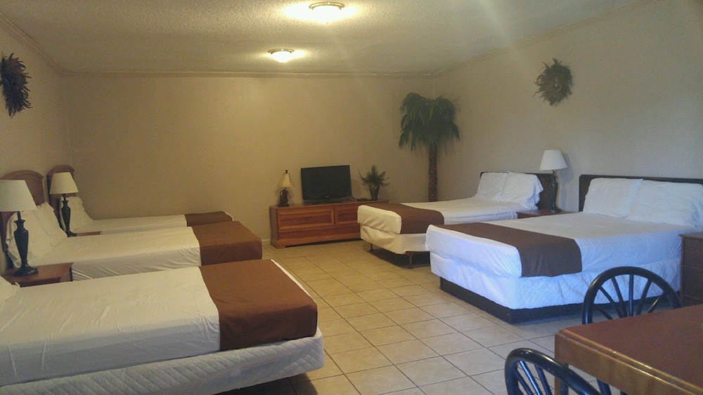 Studio Suites Extended Stay 7/41