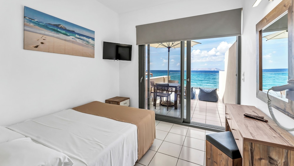 Almare Beach Hotel 10/50