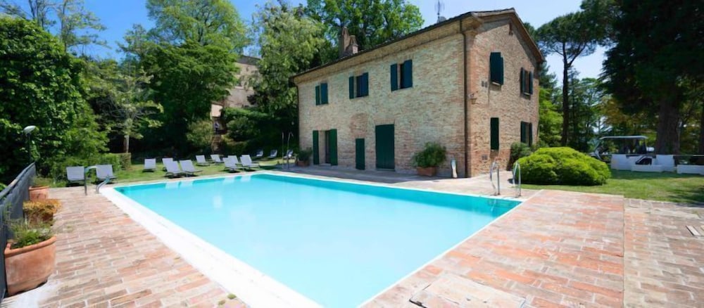Castello Di Montegridolfo Spa Resort 85/89