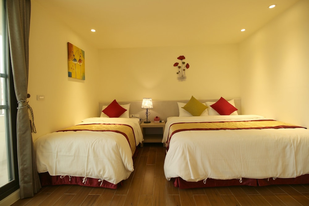 ROOM, TRIPLE