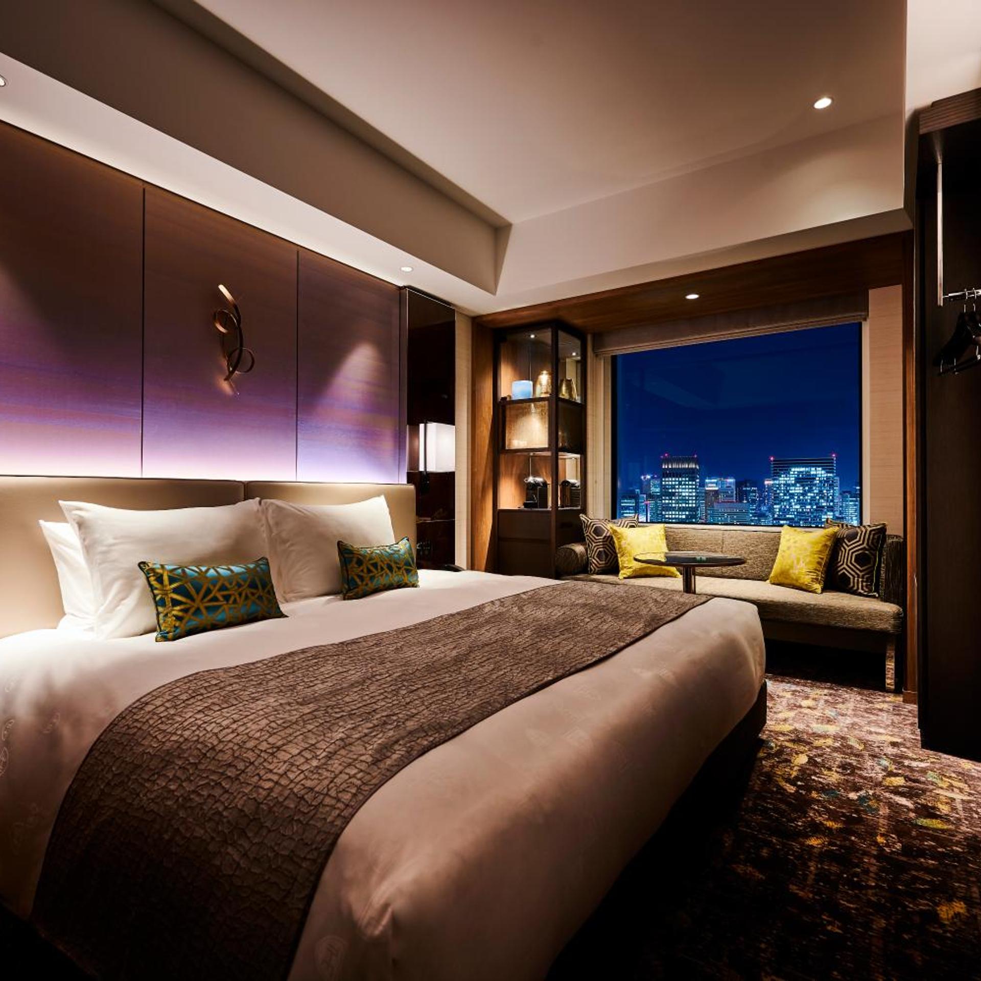 غرفة تنفيذية بسرير كينج مع دخول الصالة، The Royal Park Hotel Iconic Osaka Midosuji 2/8