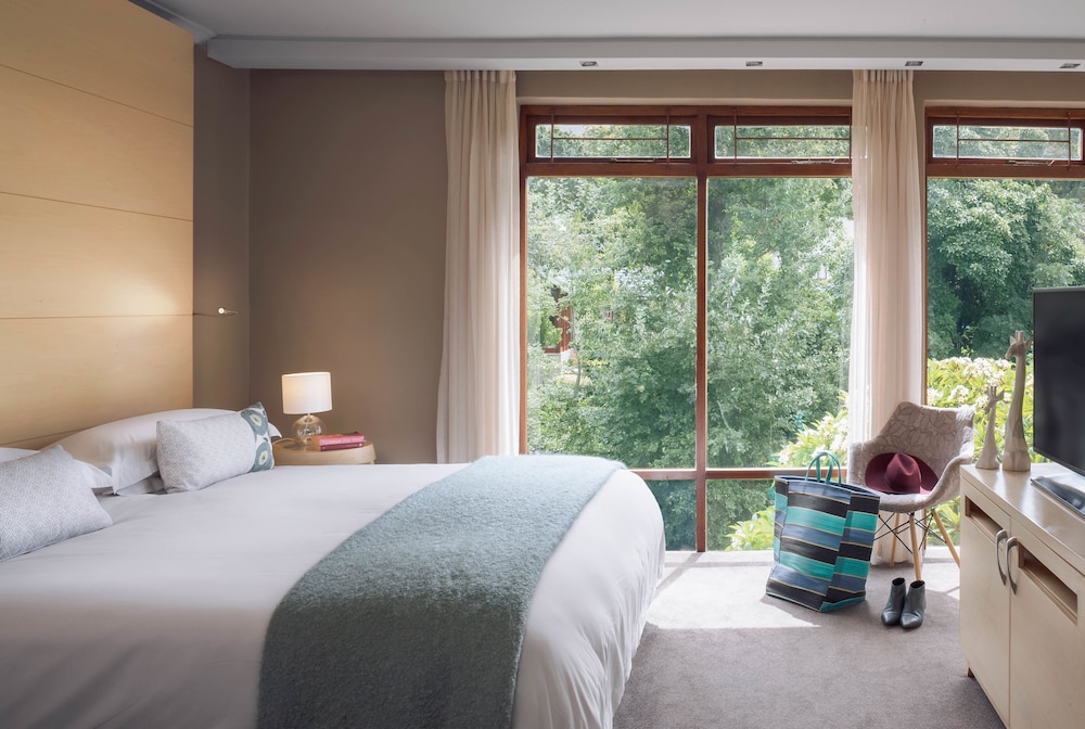 Vineyard Hotel 5/59
