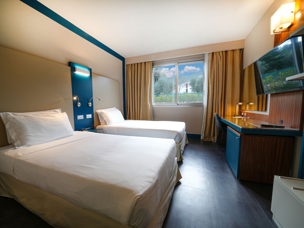 SUPERIOR, TWIN BEDS