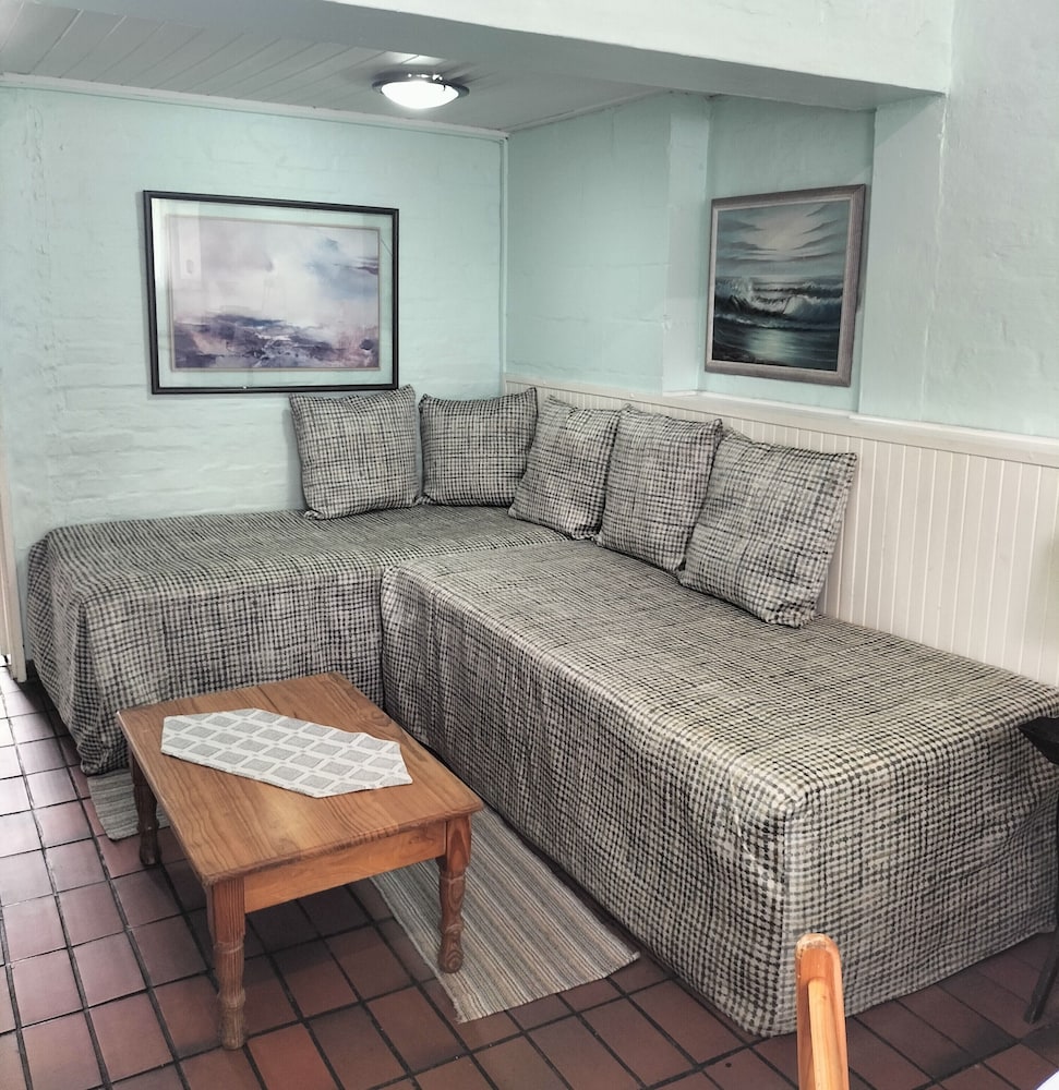 Aqua Marine Guest House 39/67